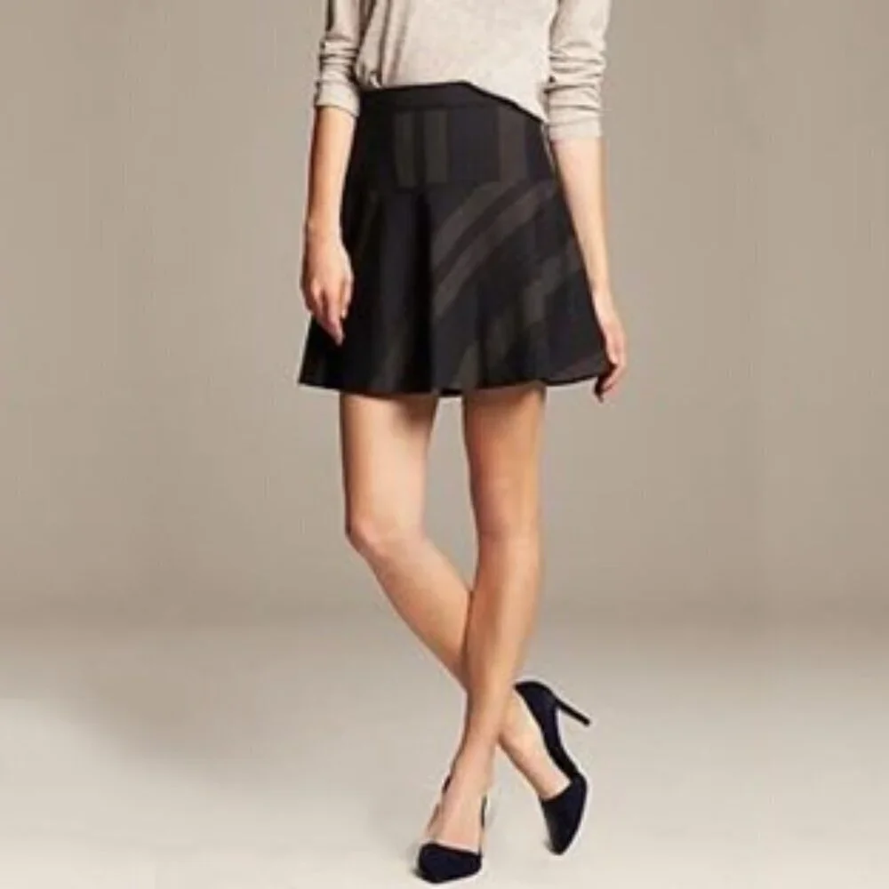 Banana Republic fit and flare skirt 12
